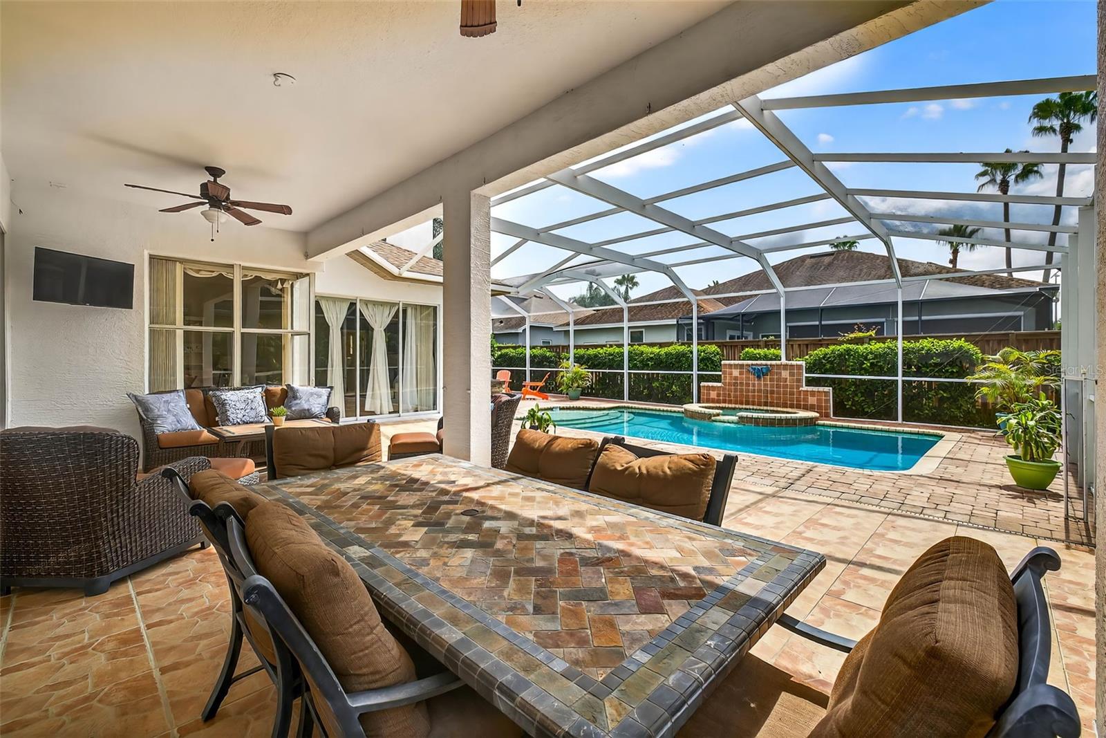 Spacious screened pool lanai