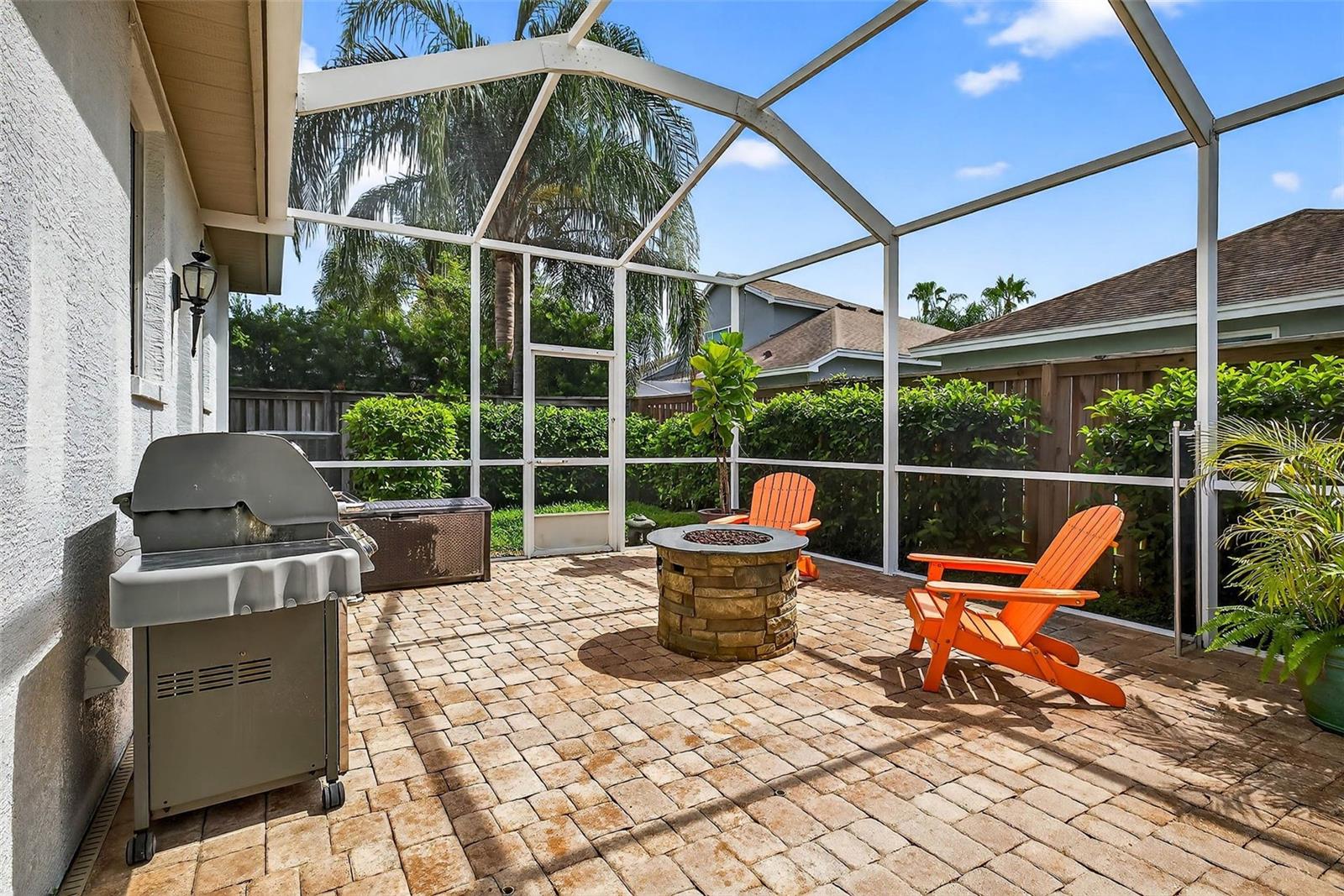 Spacious screened pool lanai
