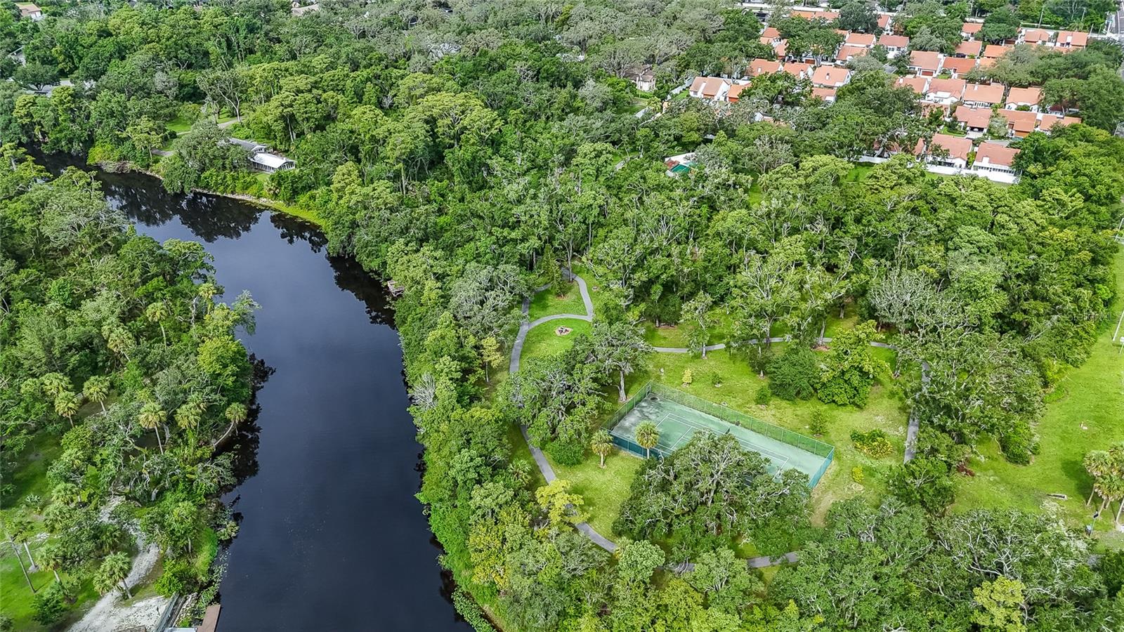 Walk along Hillsborough river