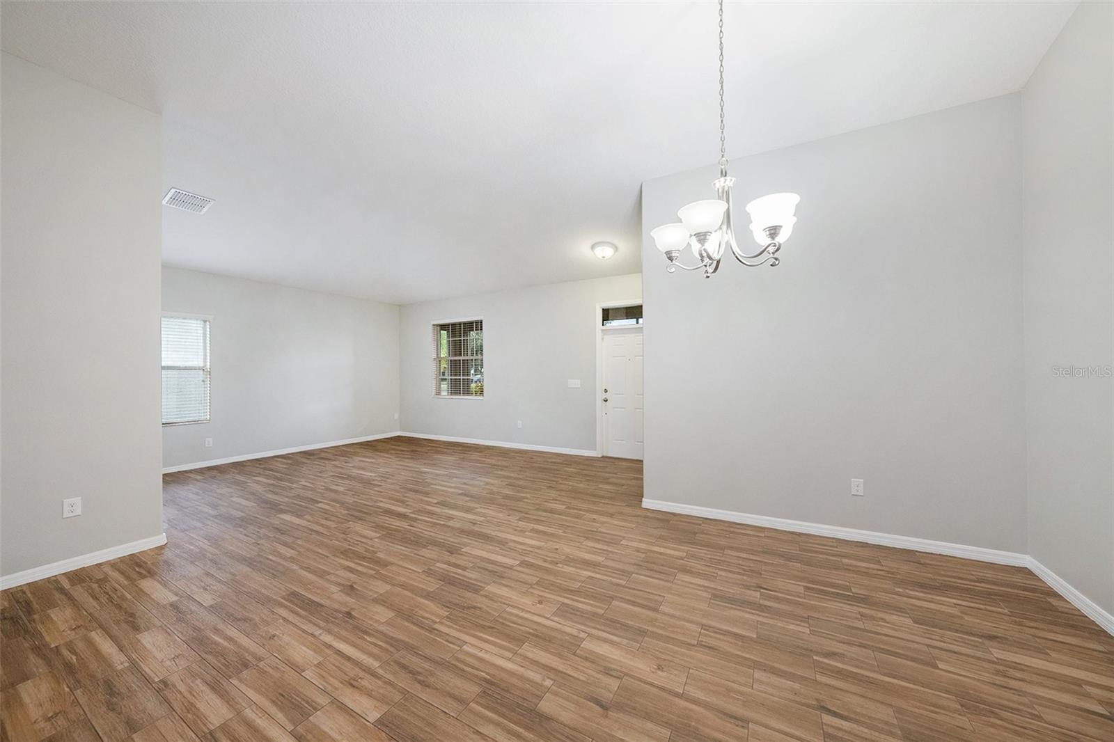 12117 Streambed Drive, Riverview FL 33579 - Triple Creek - Living room/dining room