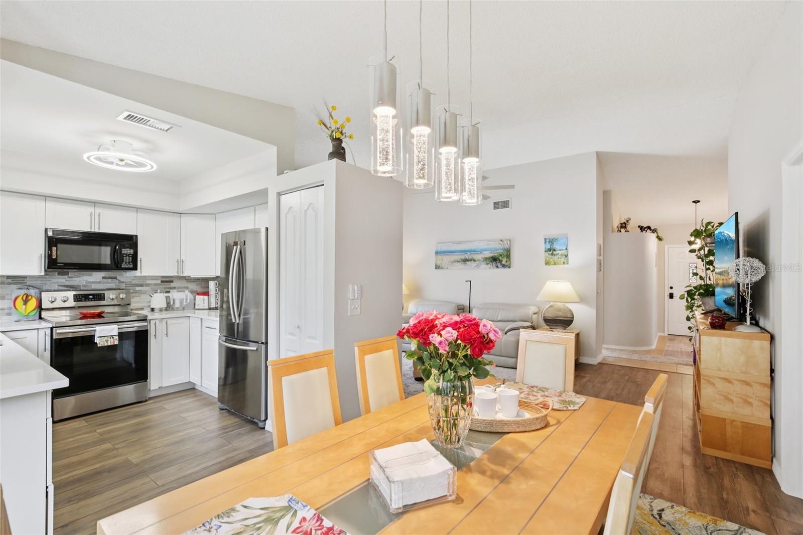 Dining room.