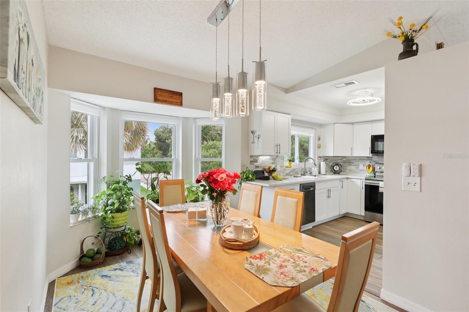 Dining room.
