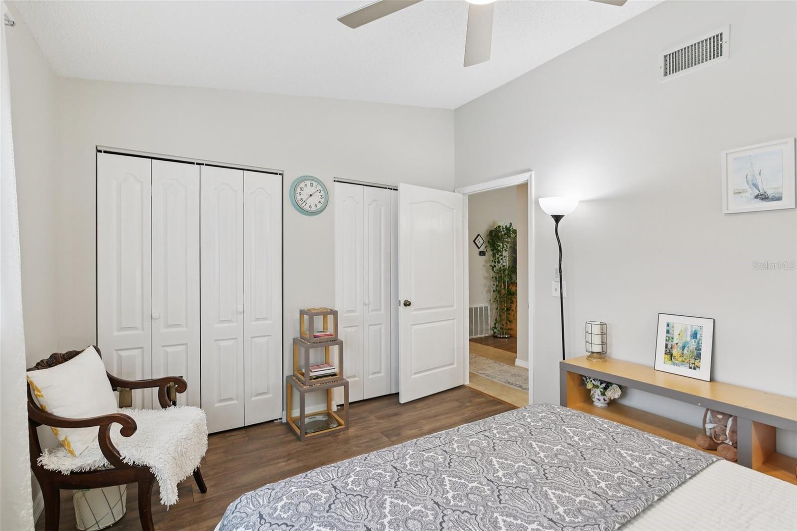 Guest bedroom