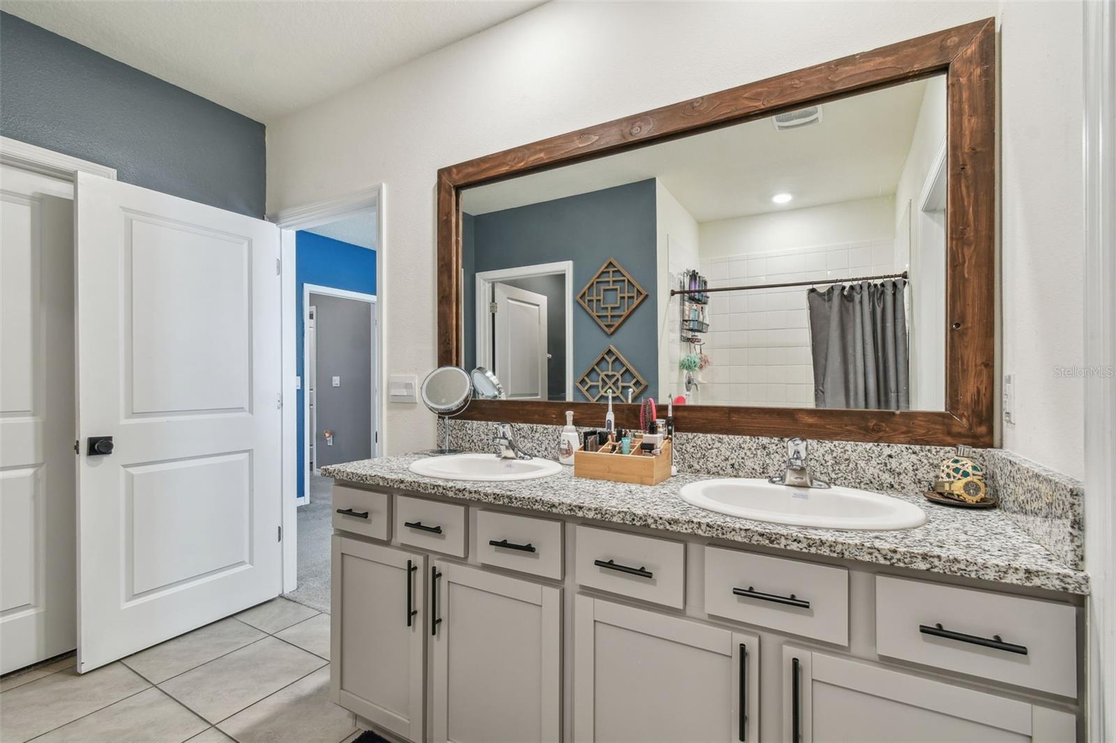 Owners en suite bath