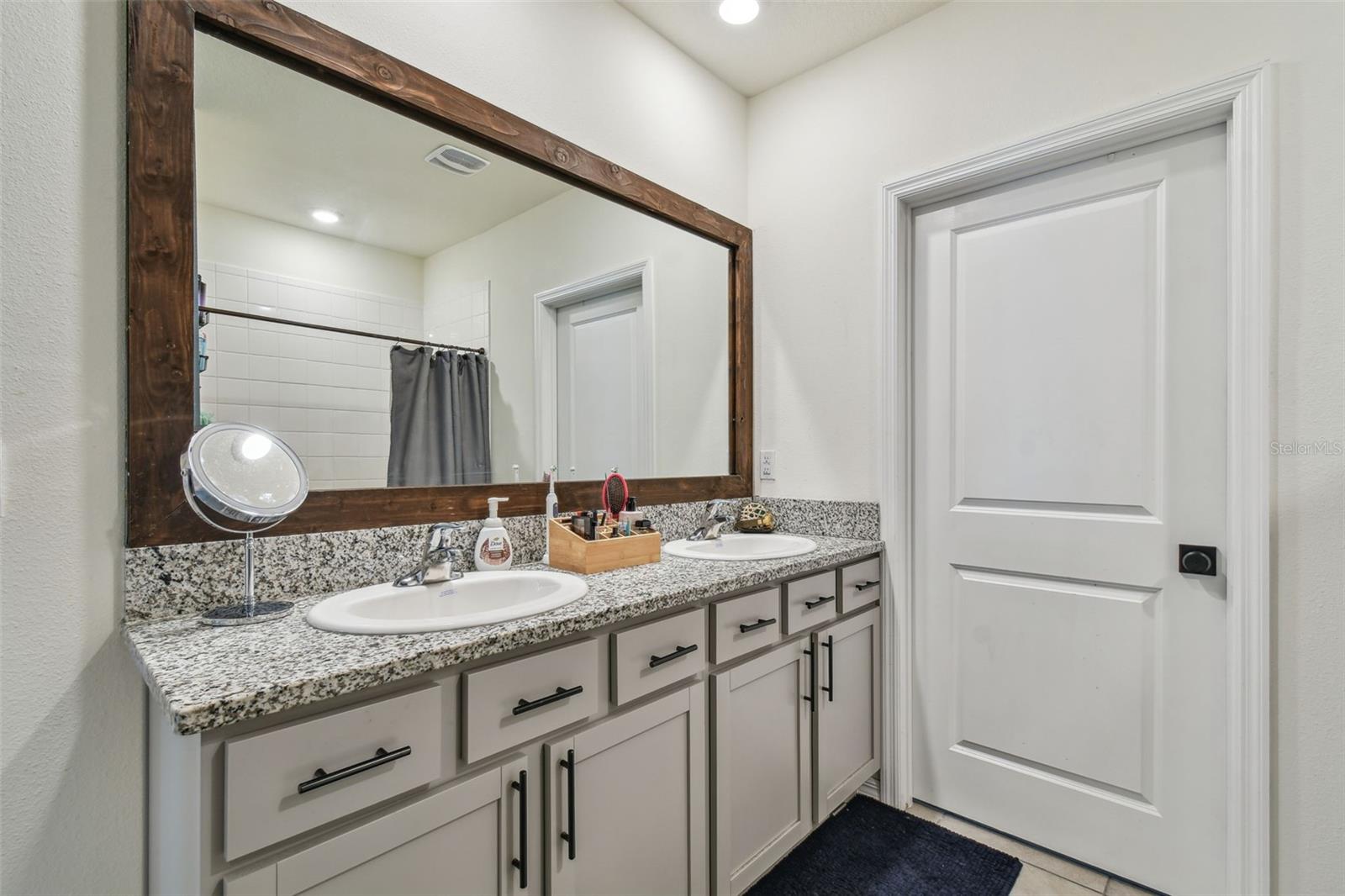 Owners en suite bath