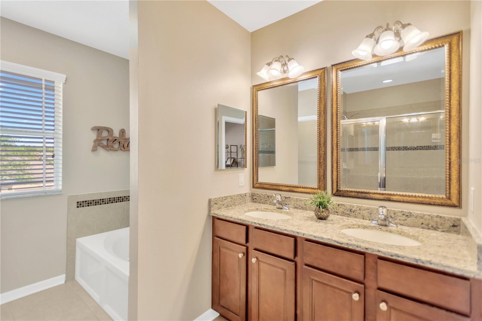 Primary #1 Ensuite. Separate toilet room.