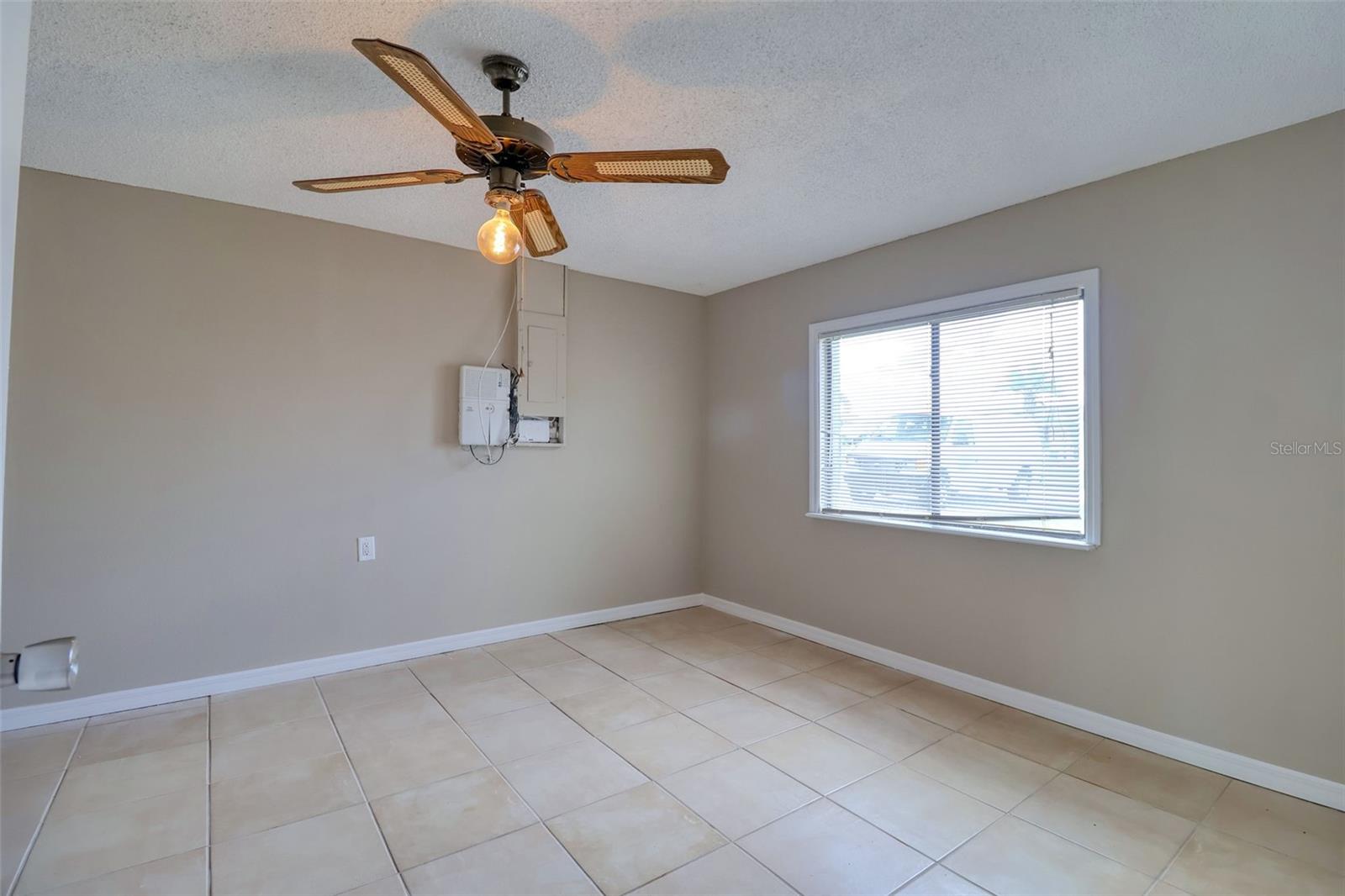 Office/bedroom 3