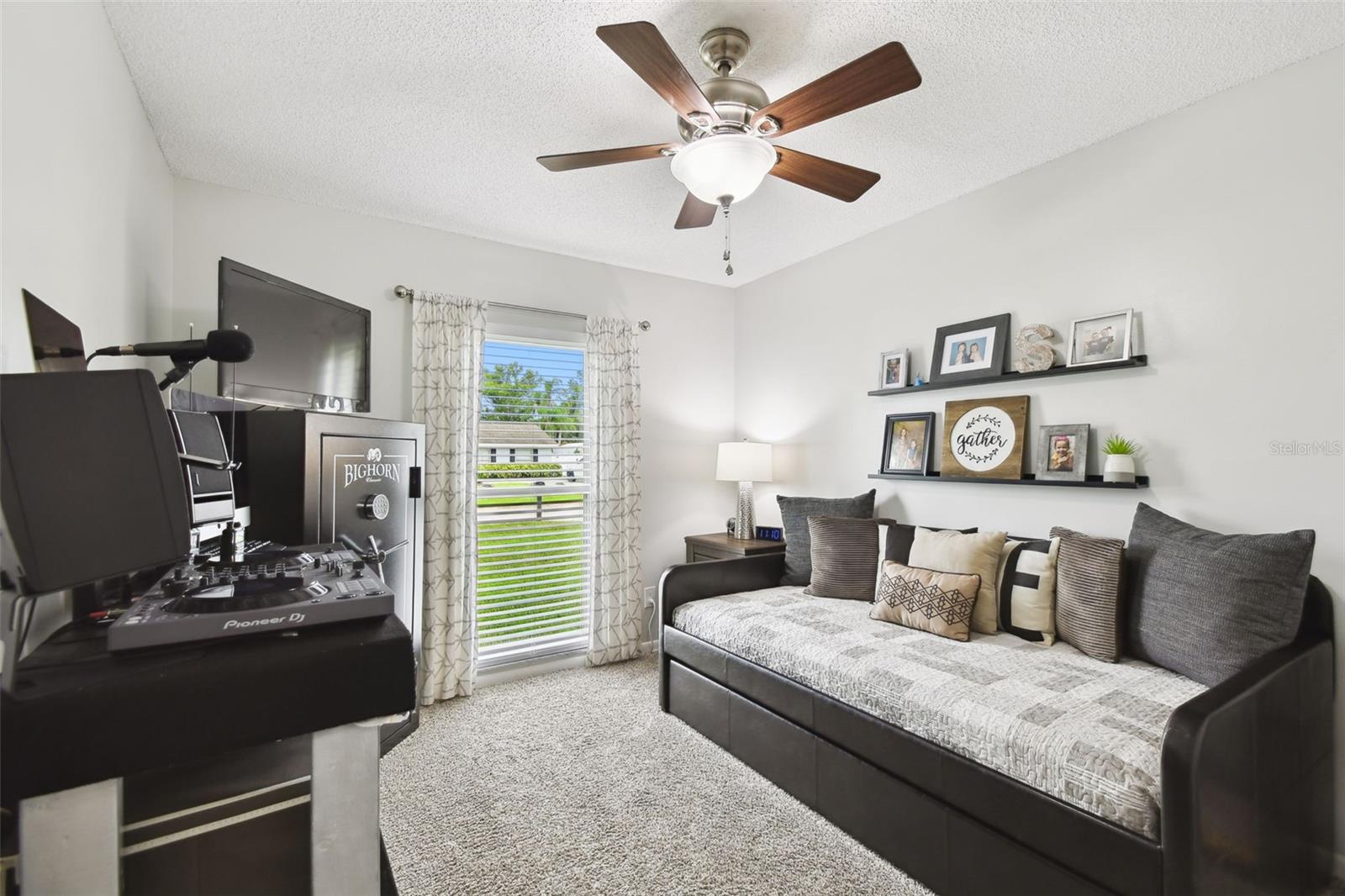 Guest-Ready or Perfect for Home Office