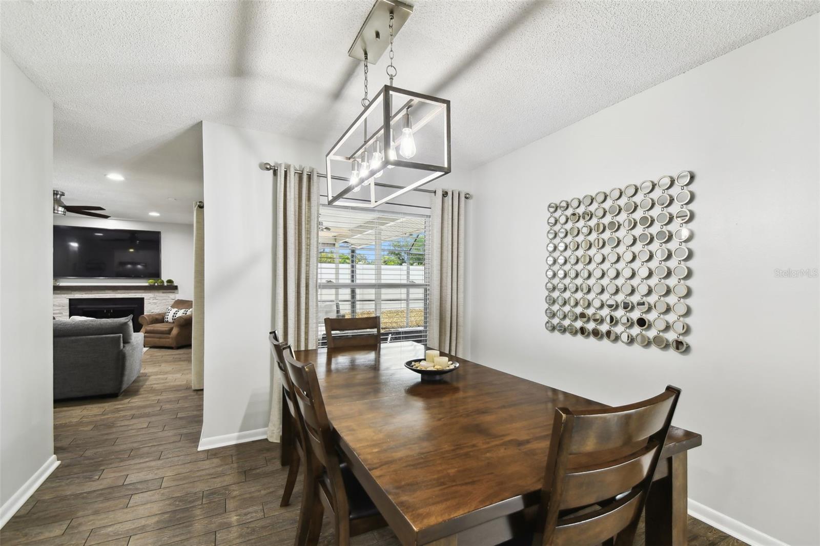 Formal Dining, Effortlessly Chic