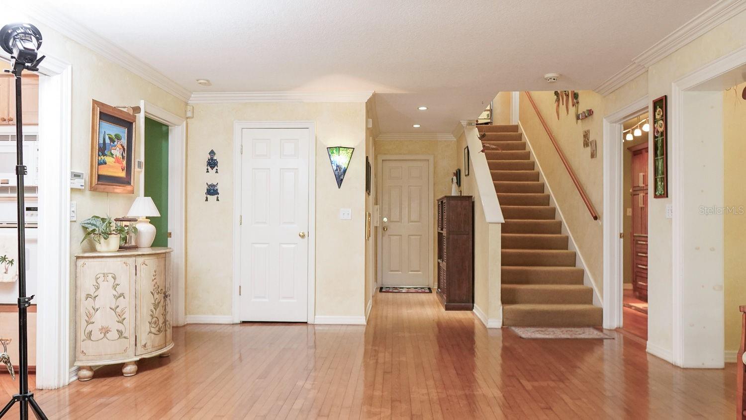 Join me to the second floor !
