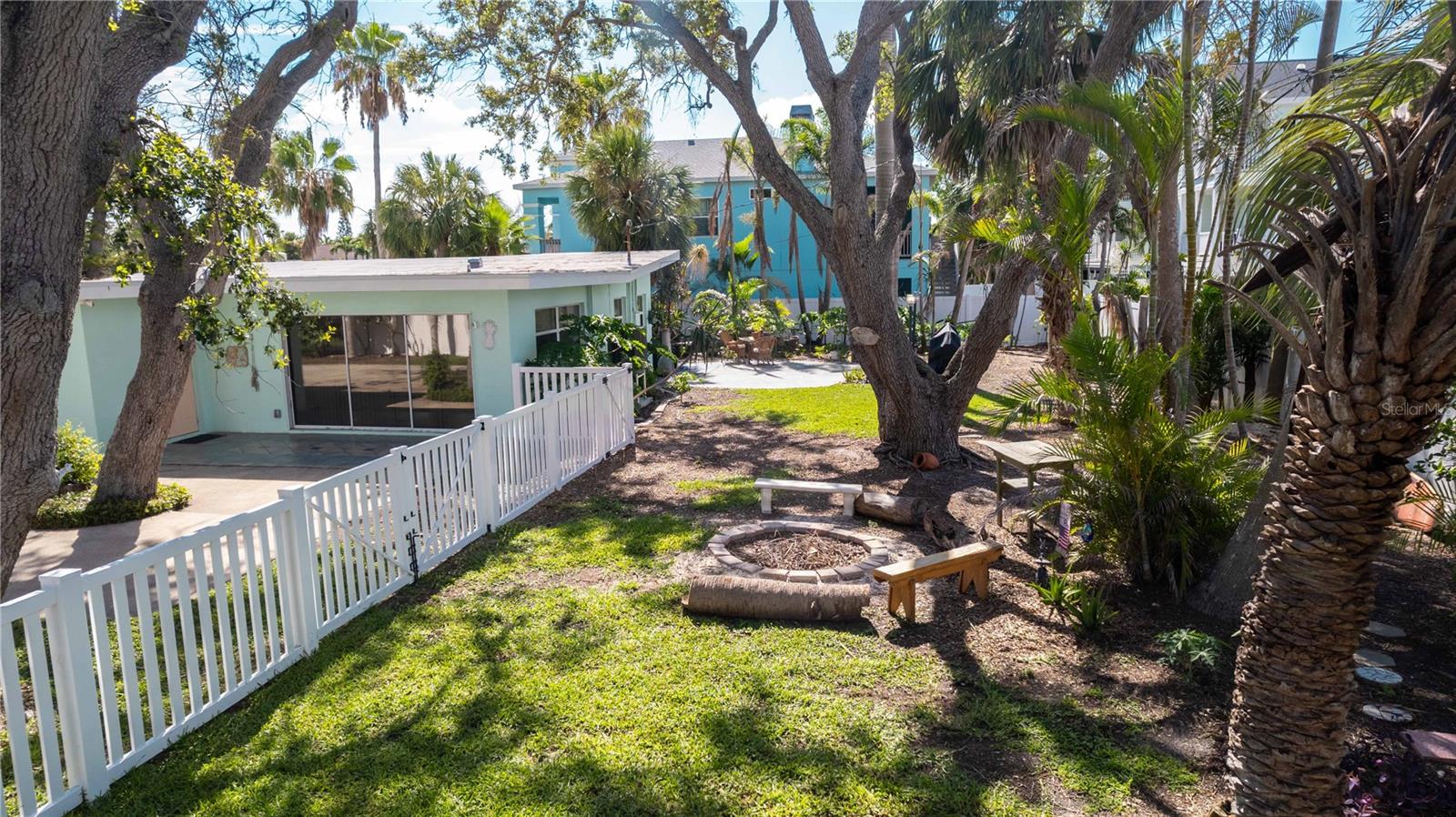 Fenced for ultimate privacy