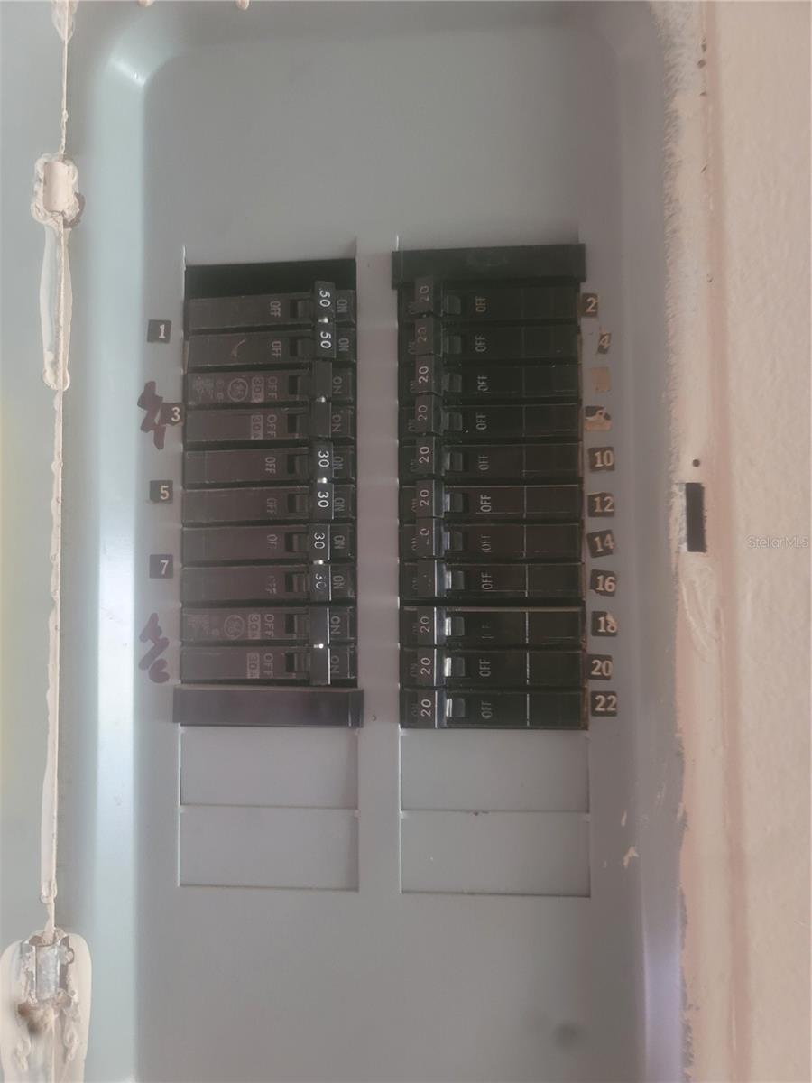 TB8403250