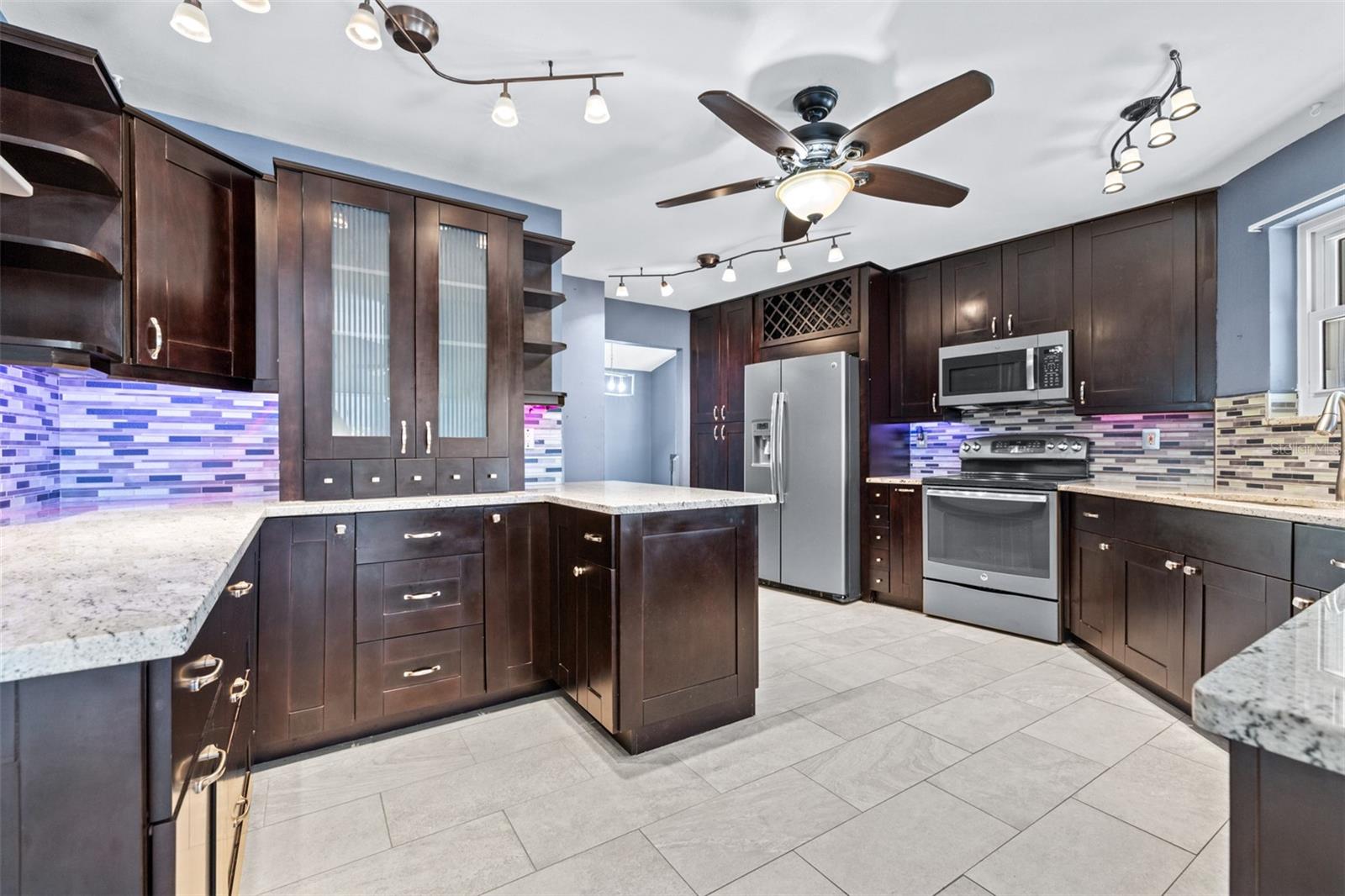 Kitchen with custom cabinetry 17x15