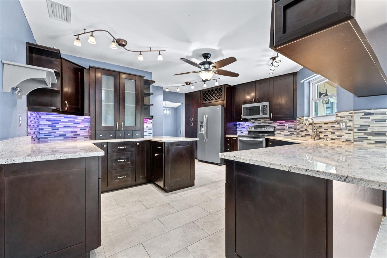 Kitchen with custom cabinetry 17x15