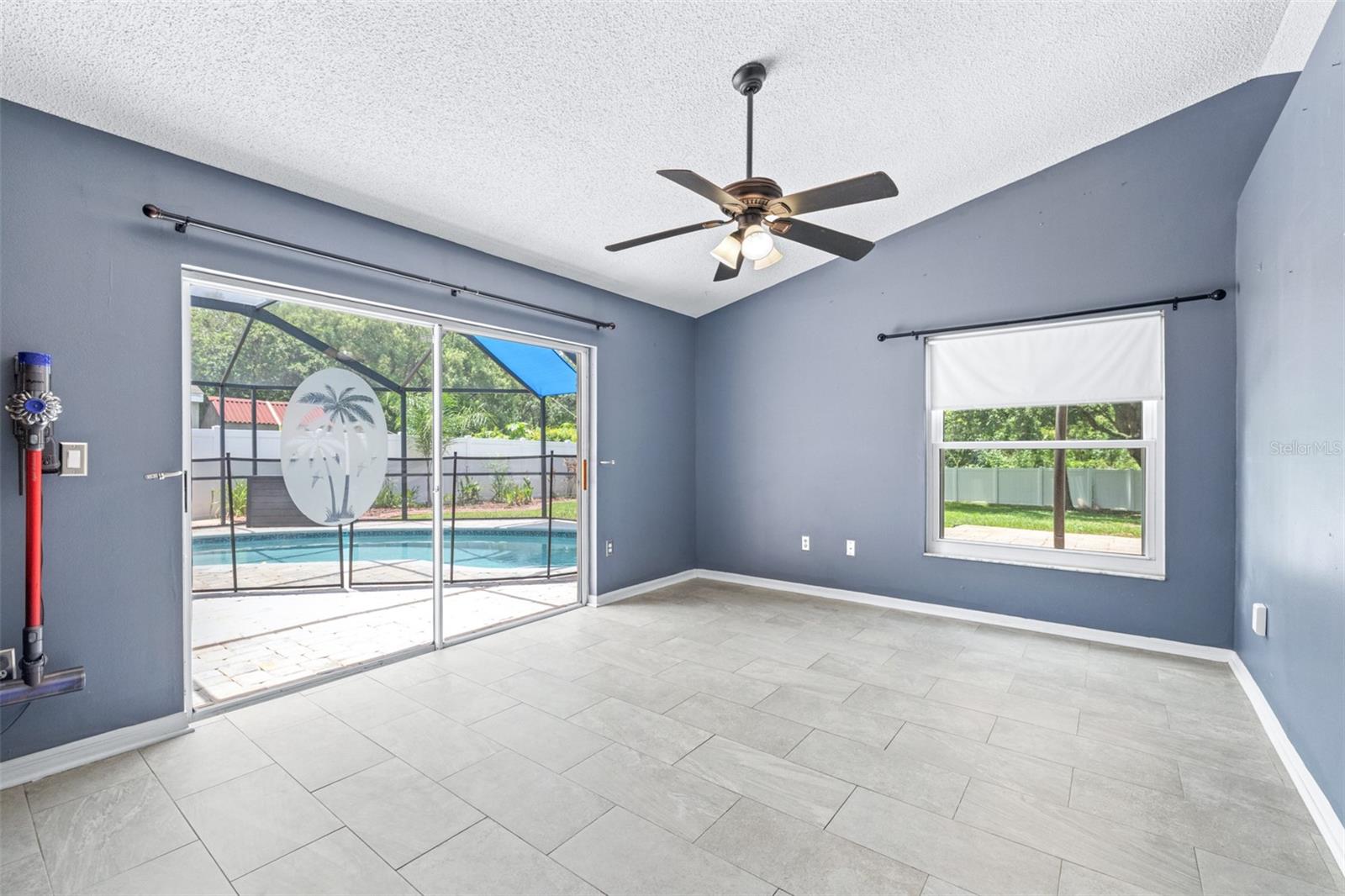 Family Room 15x11