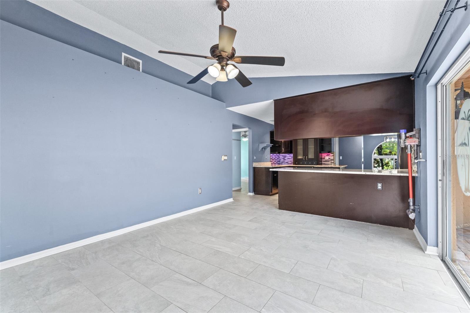 Family Room 15x11
