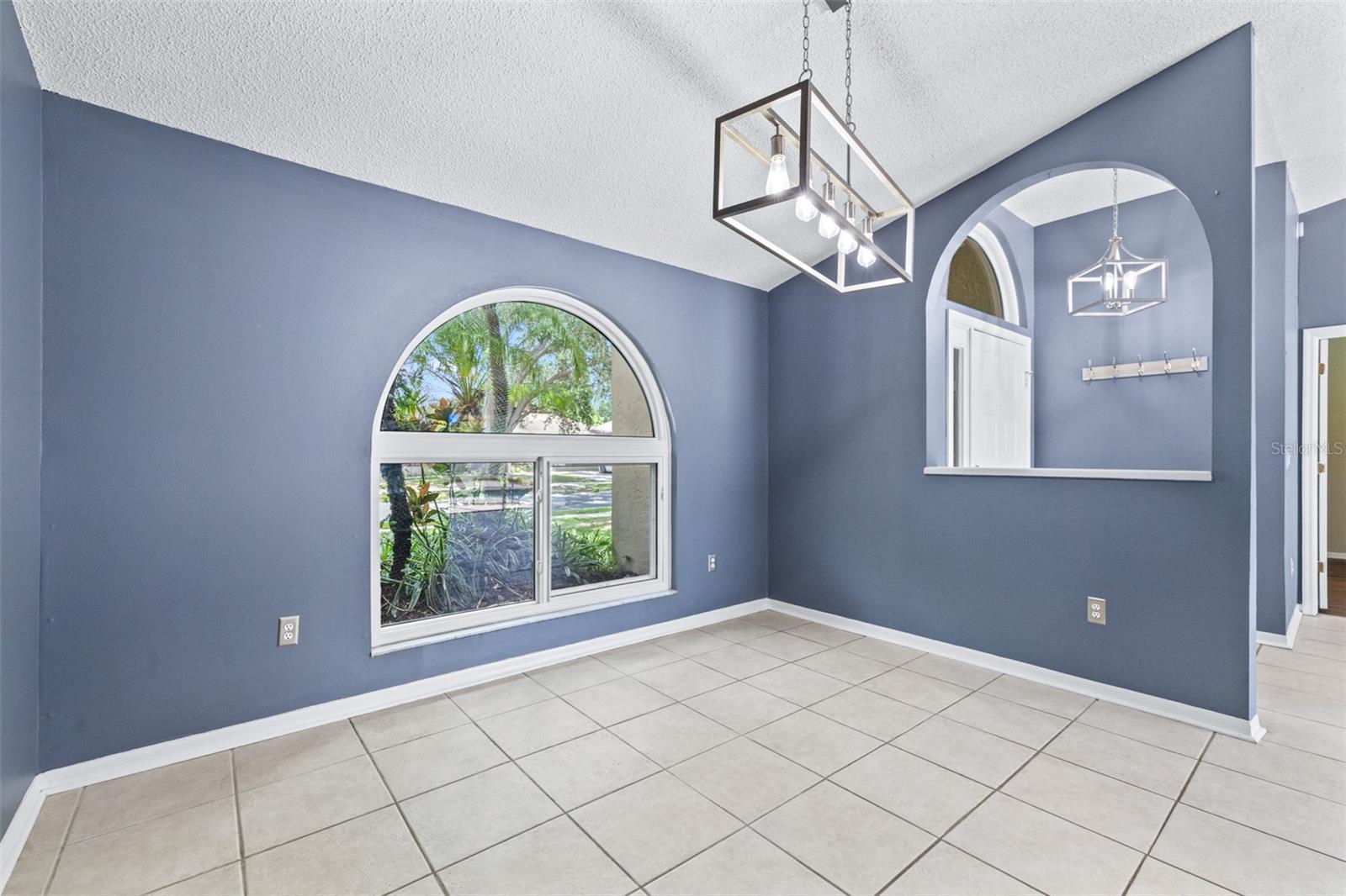 Dining room 12x12