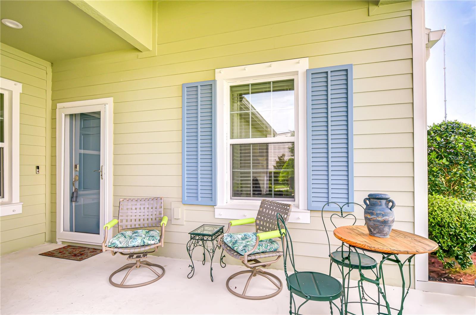 Front porch!