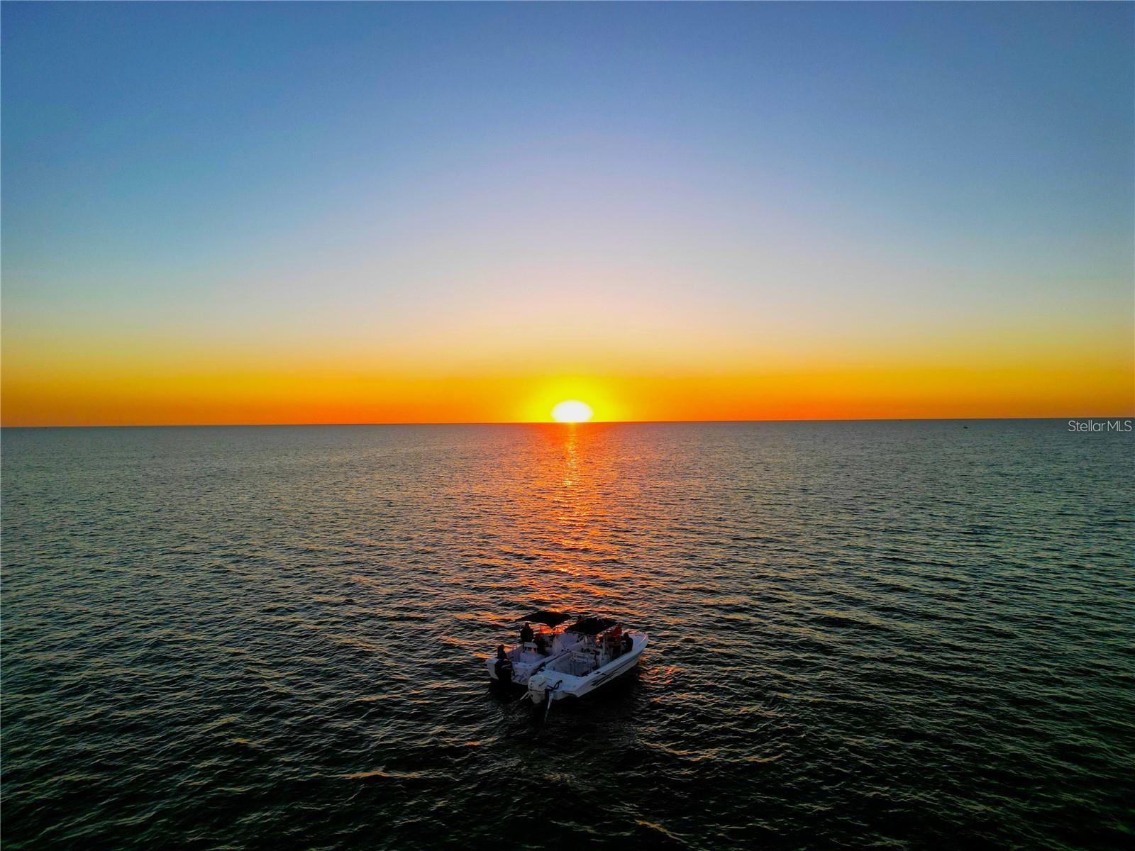 Endless sunsets and boating fun in your back yard!