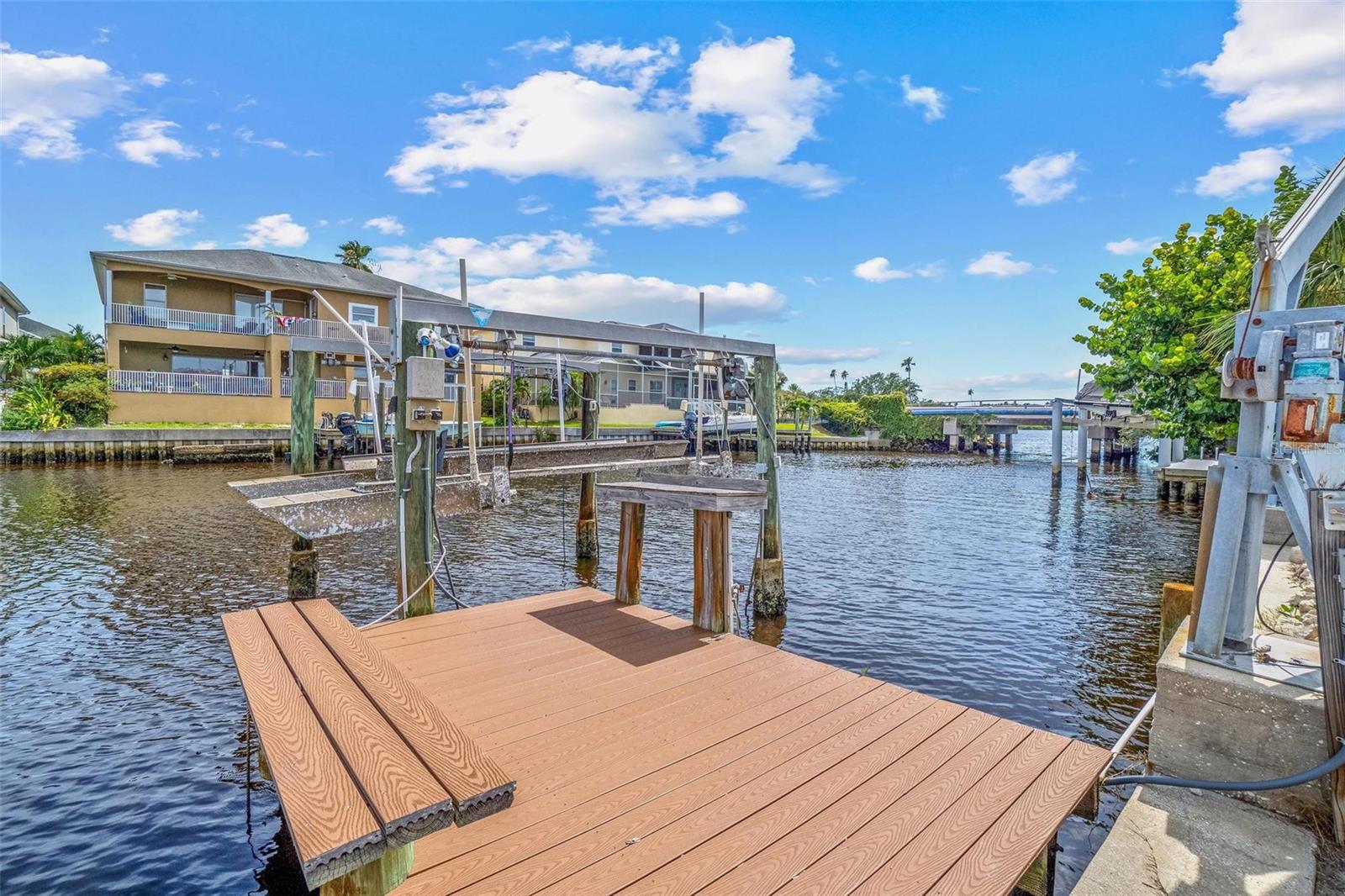 Dock!