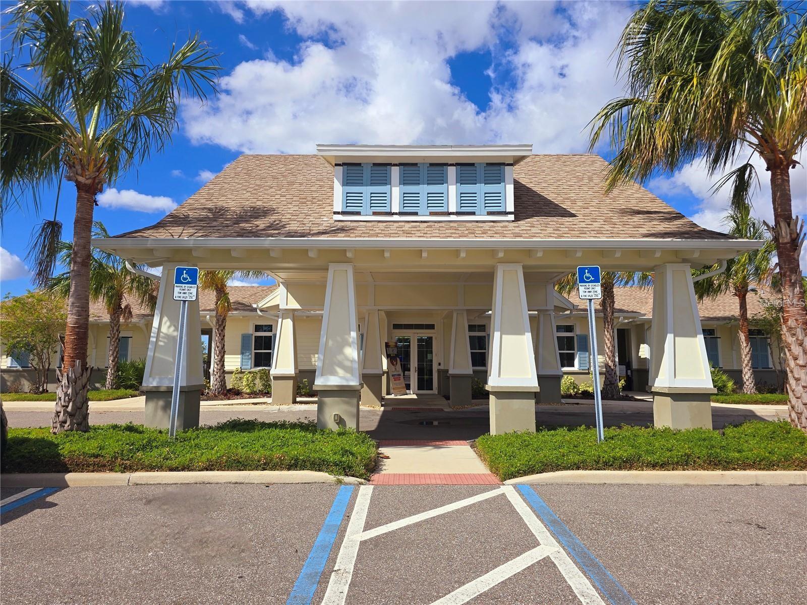 CLUB HOUSE