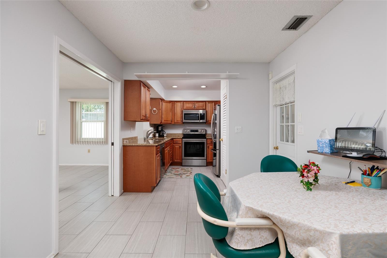 Kitchen w/Wood cabinets 2016
