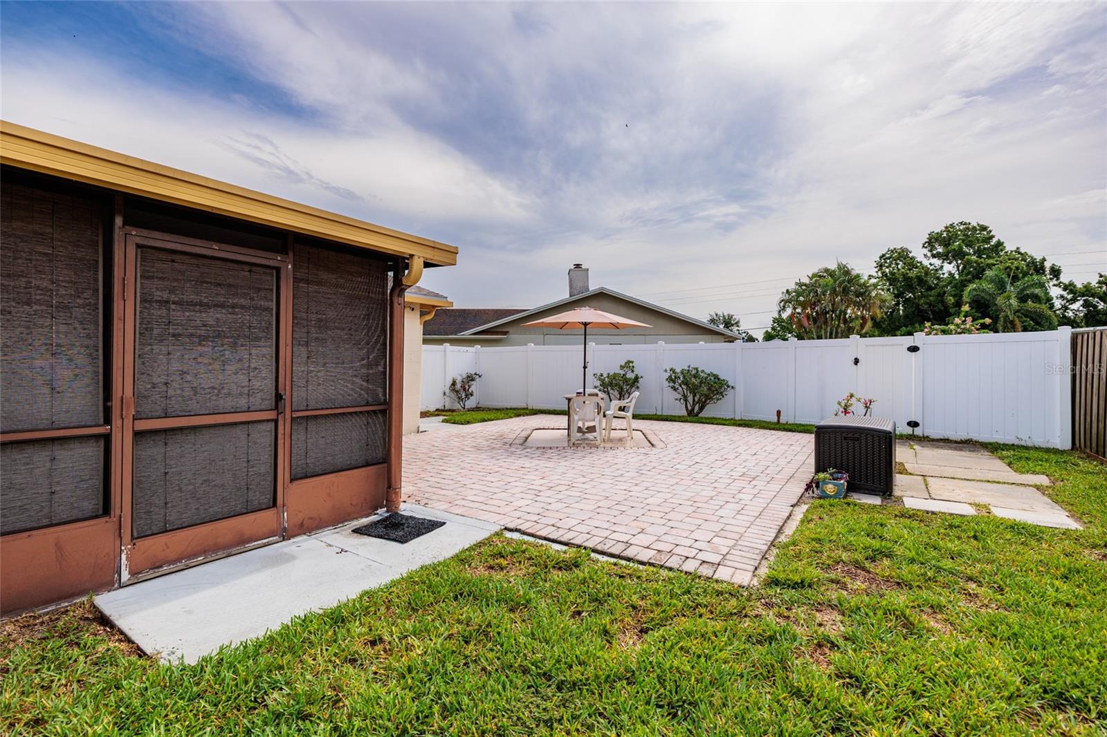 Backyard - Vinyl and Wood fence