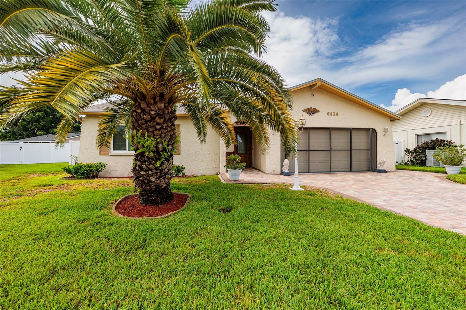 Front w/Hurricane Rated Front Door