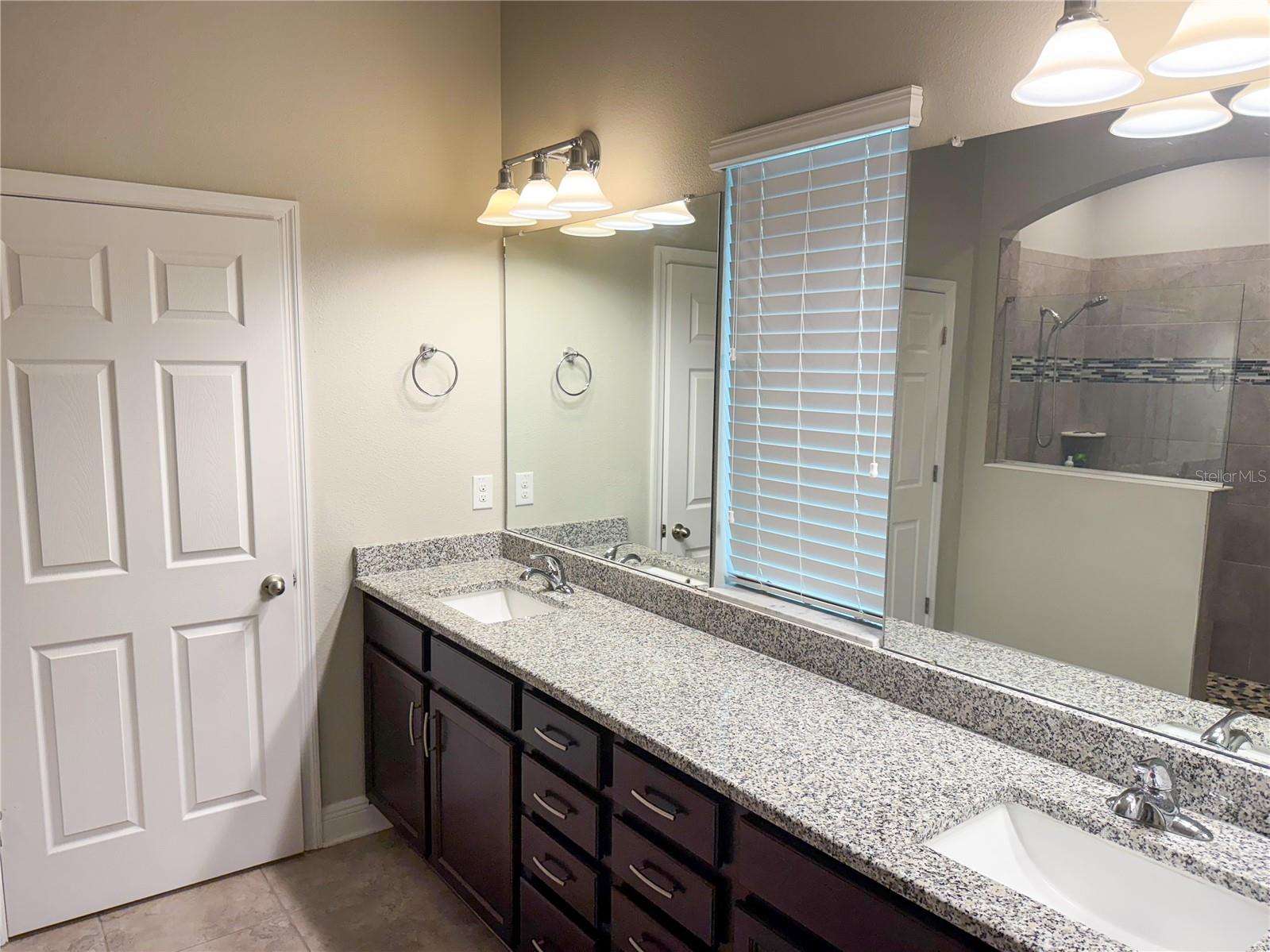 primary ensuite (3)