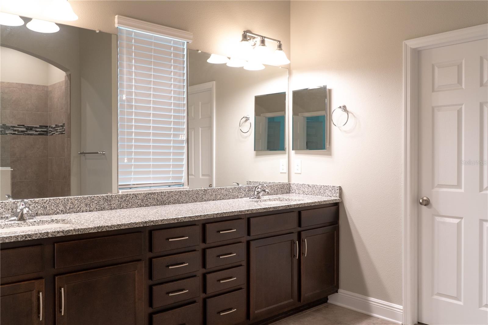 primary ensuite (2)