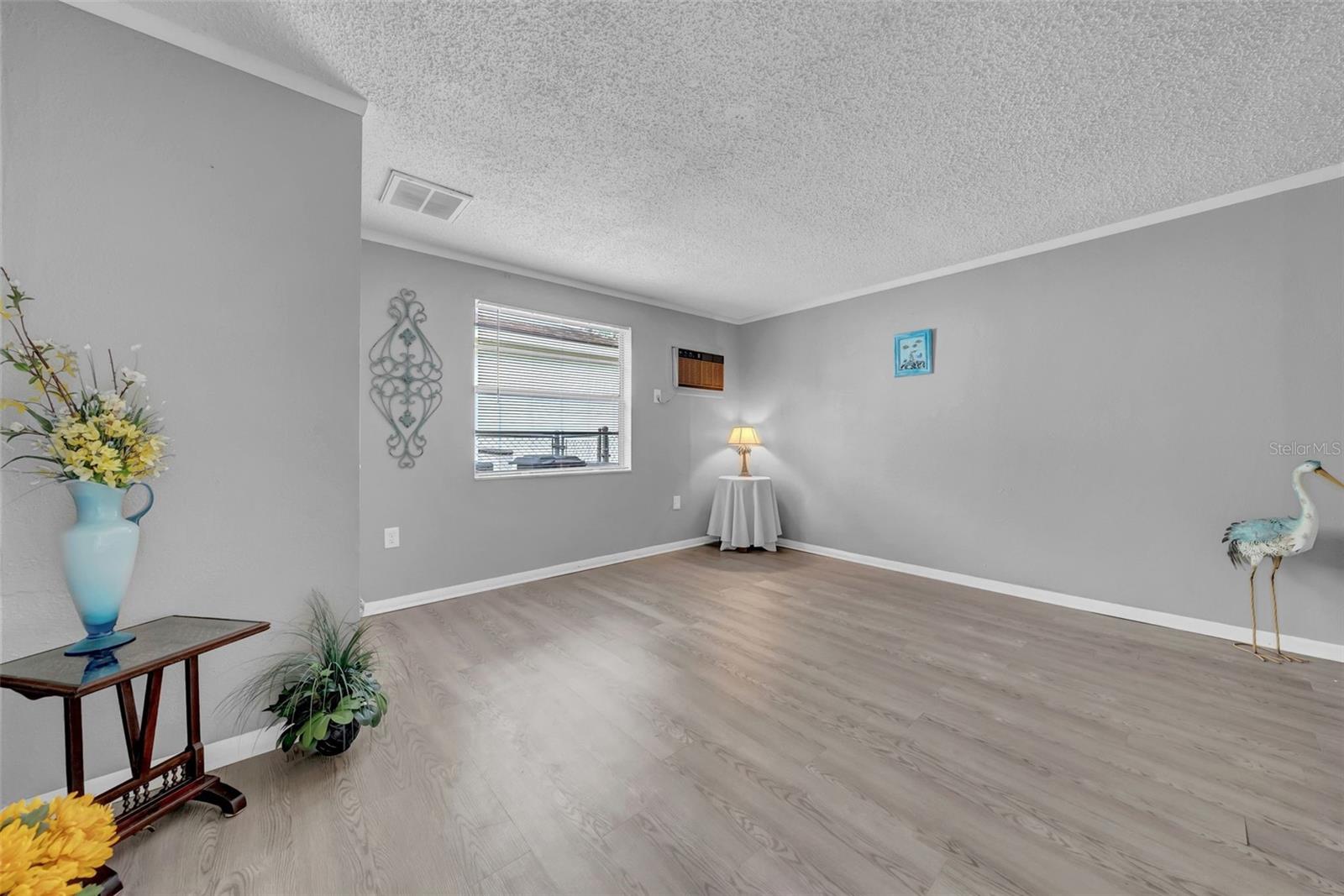 Seperate bonus room