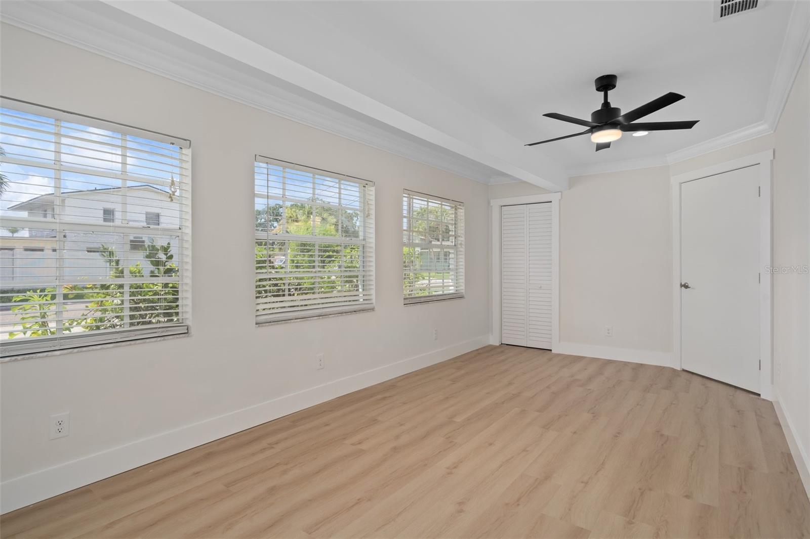 Inlaw or primary 1st floor suite