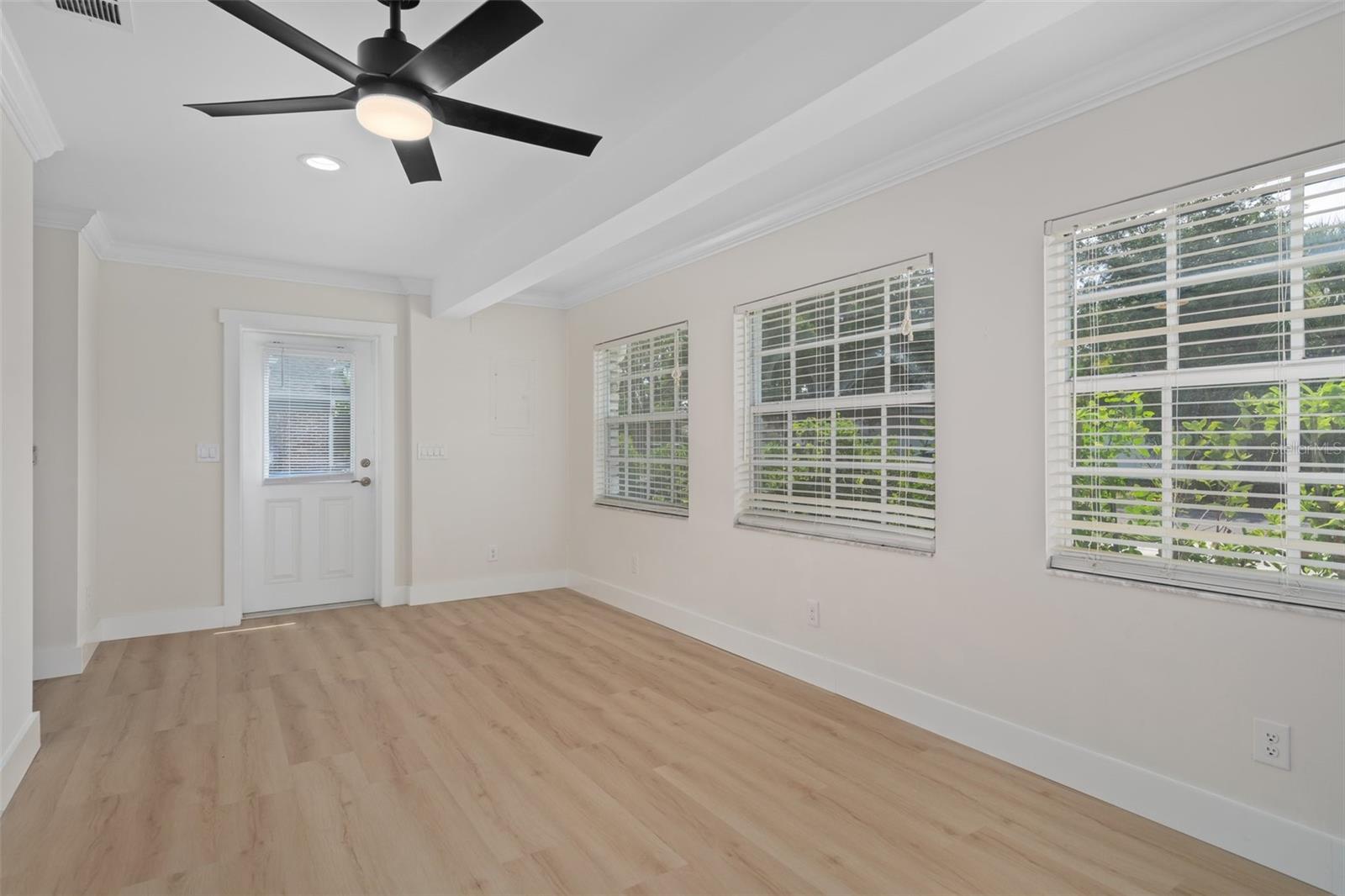 In law or primary suite 1st floor