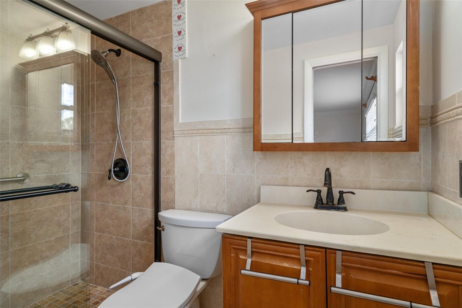 Ensuite 2nd floor bathroom