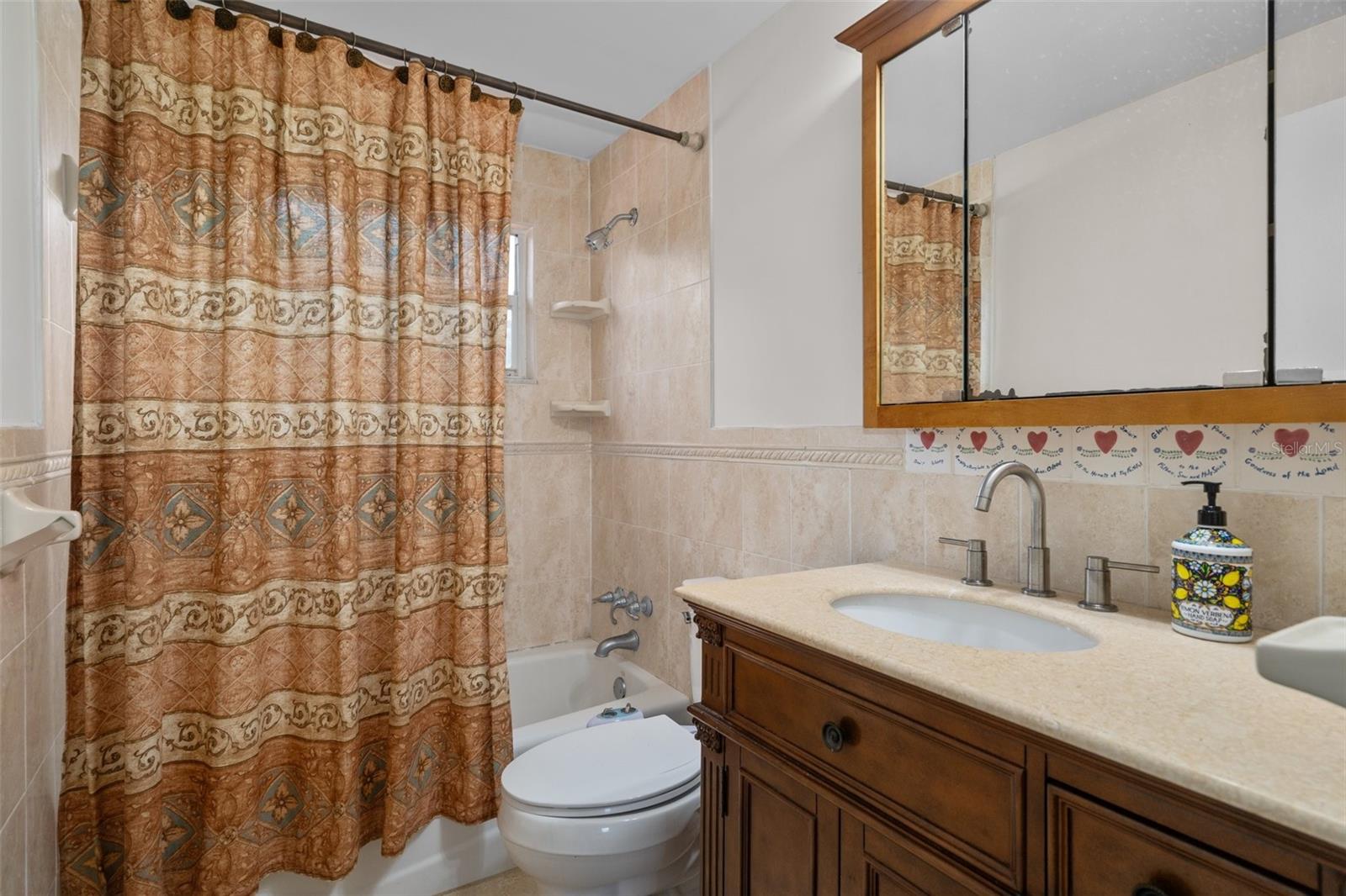 Hall bathroom on 2nd floor