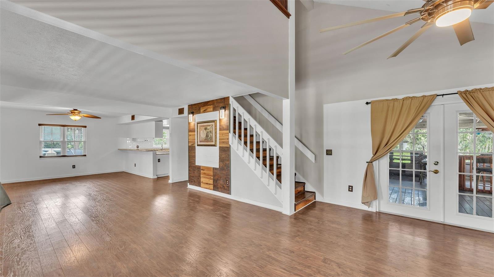 Living room / Dining room combo