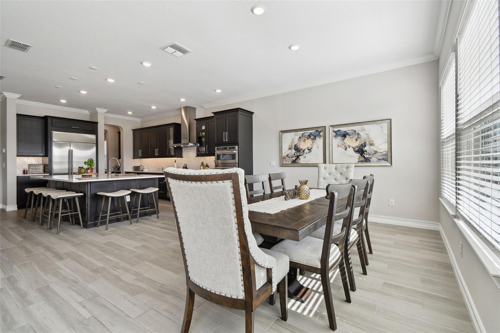 Dining area overlooking the kitchen