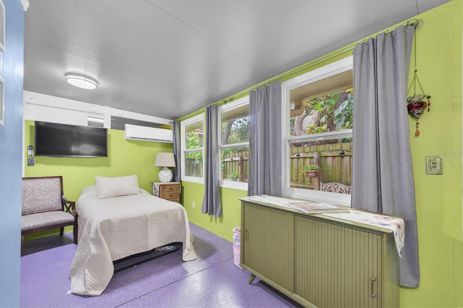 Guest bedroom