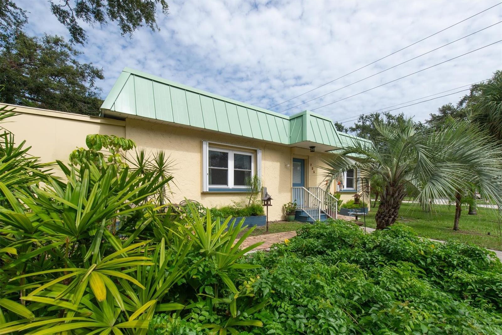 Lush trees and privacy