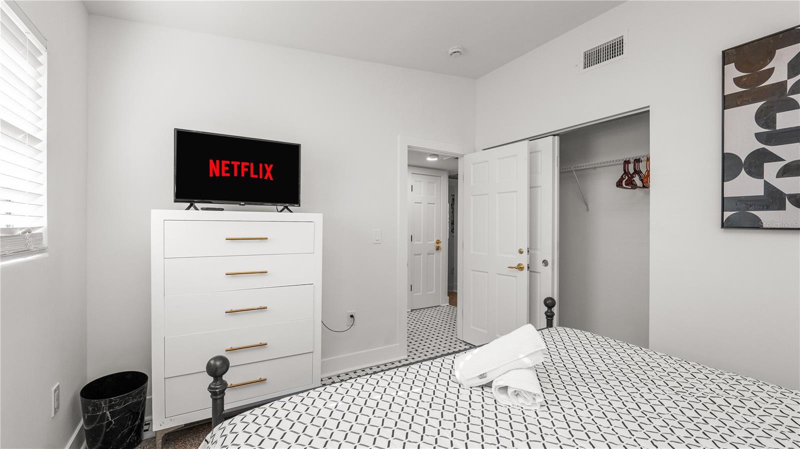 Dresser with Flatscreen