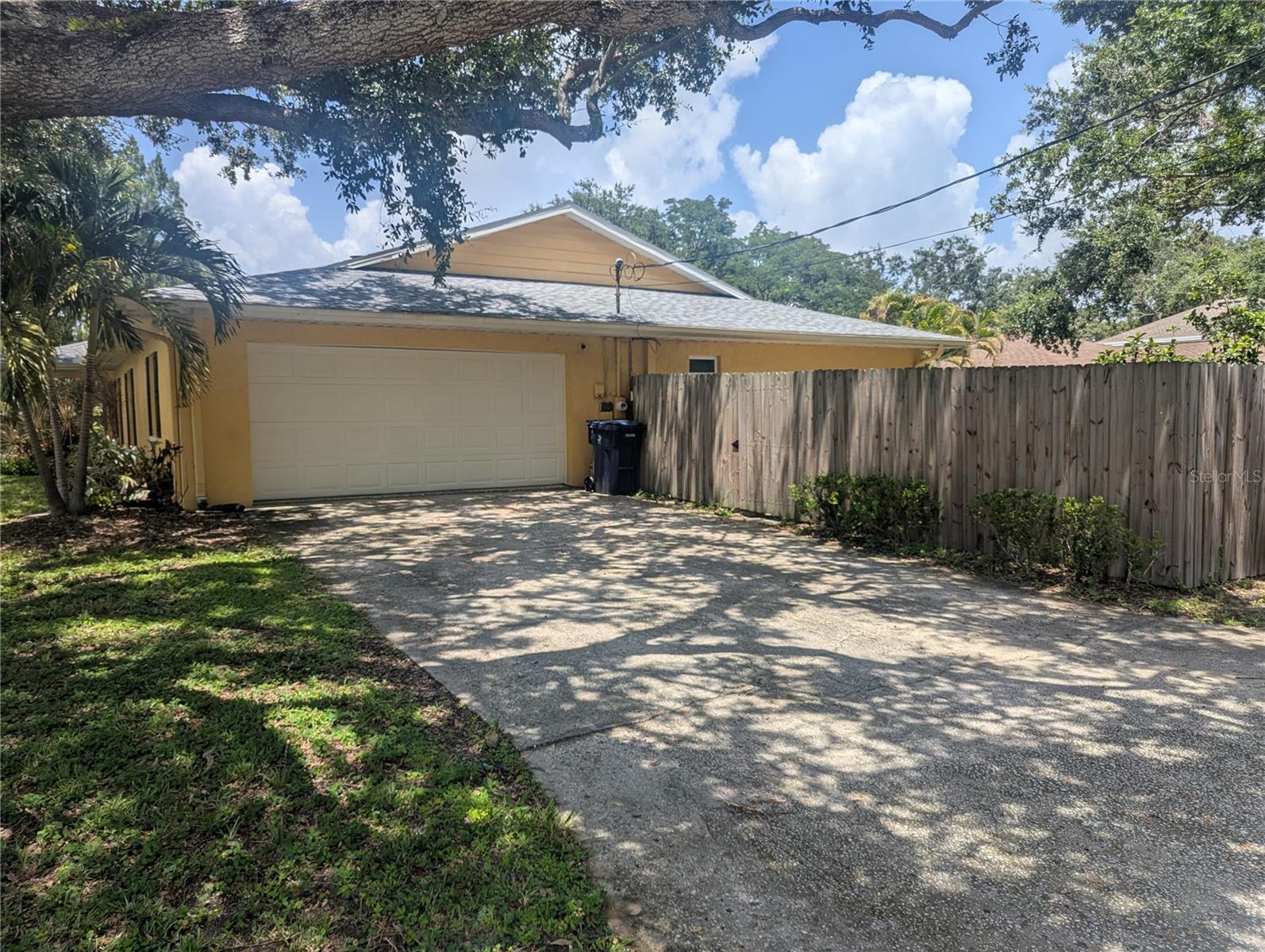 Double Car Garage w generous driveway