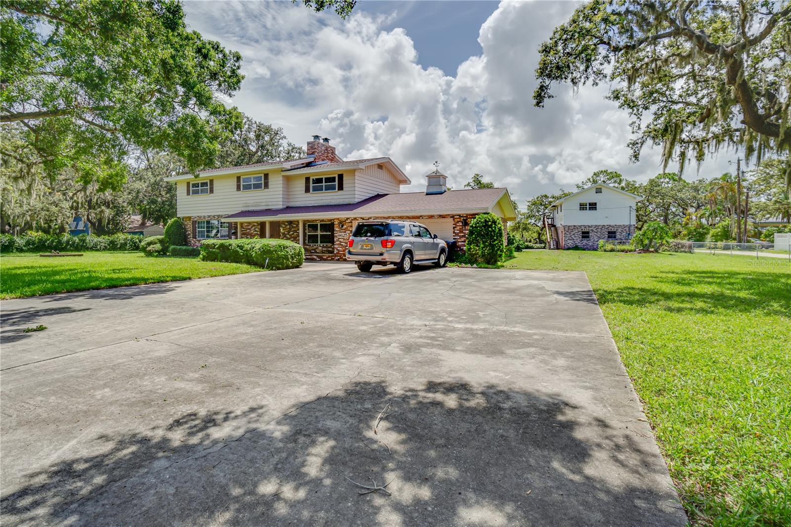 1 acre estate
