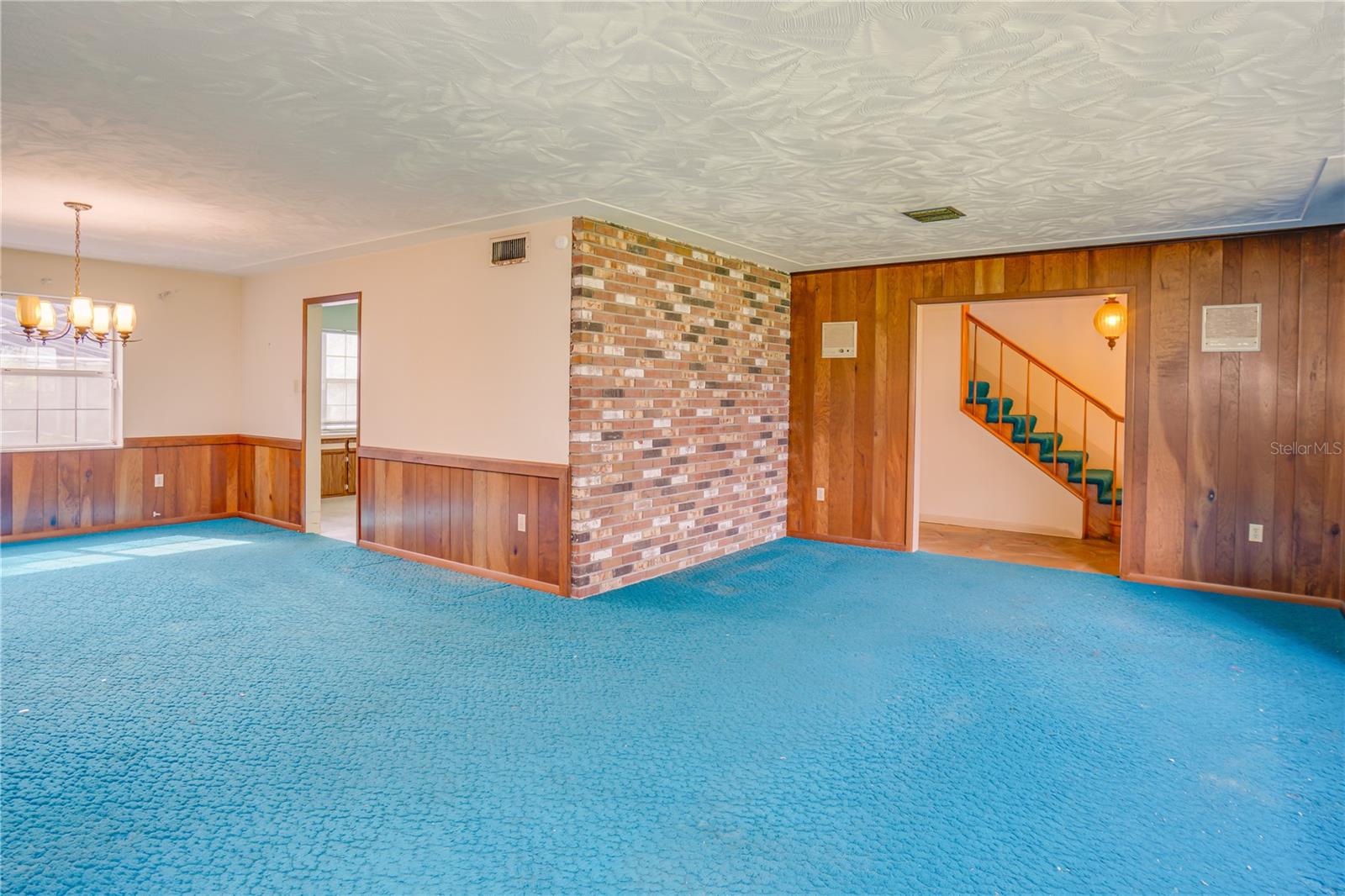 Living room/dining room