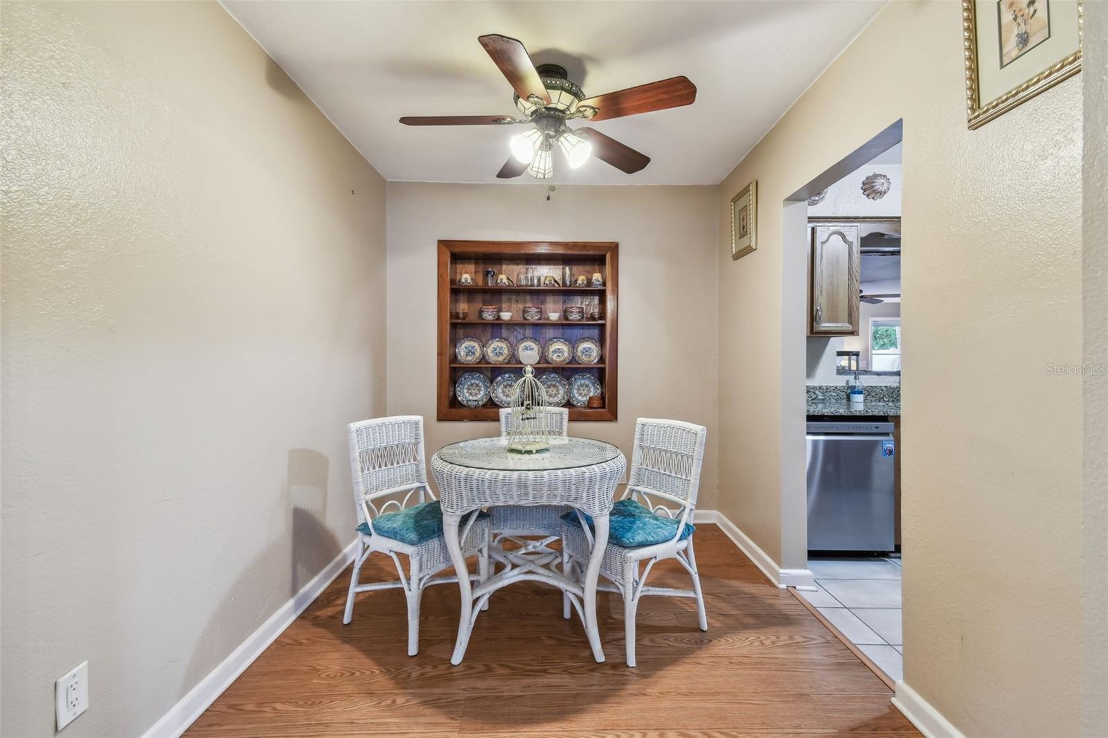 Dinette | Breakfast Nook