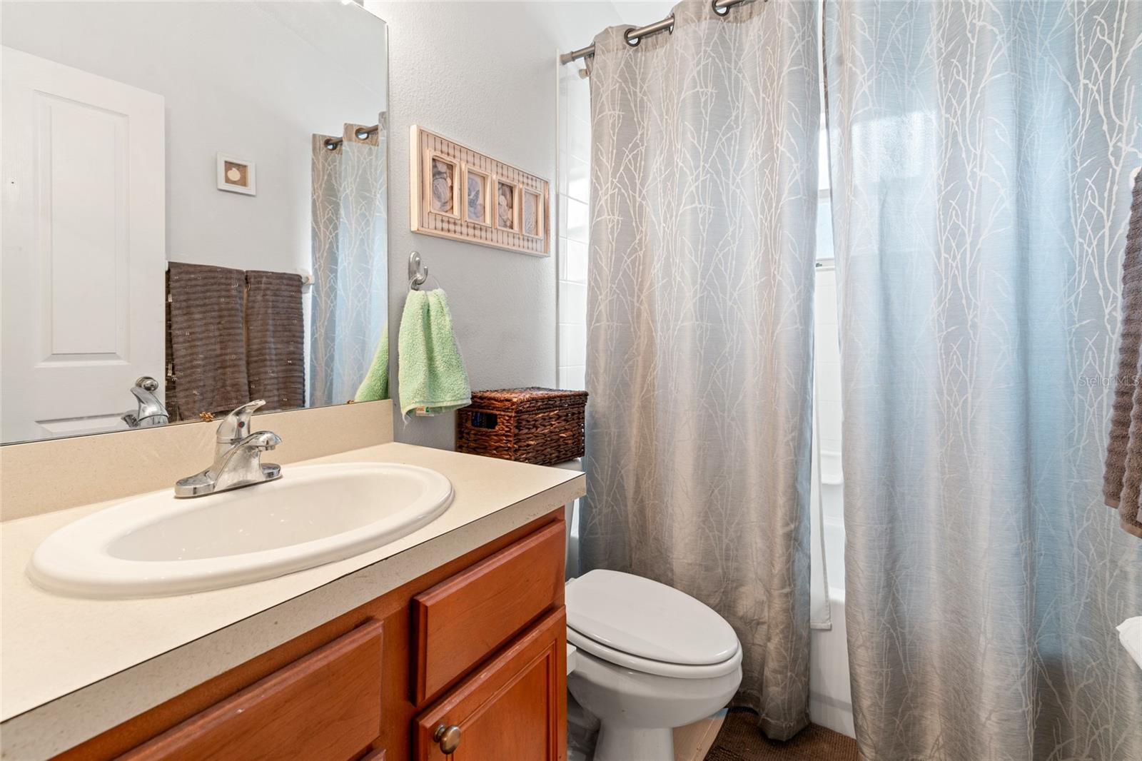 Bath #2, split between the 2 secondary bedrooms