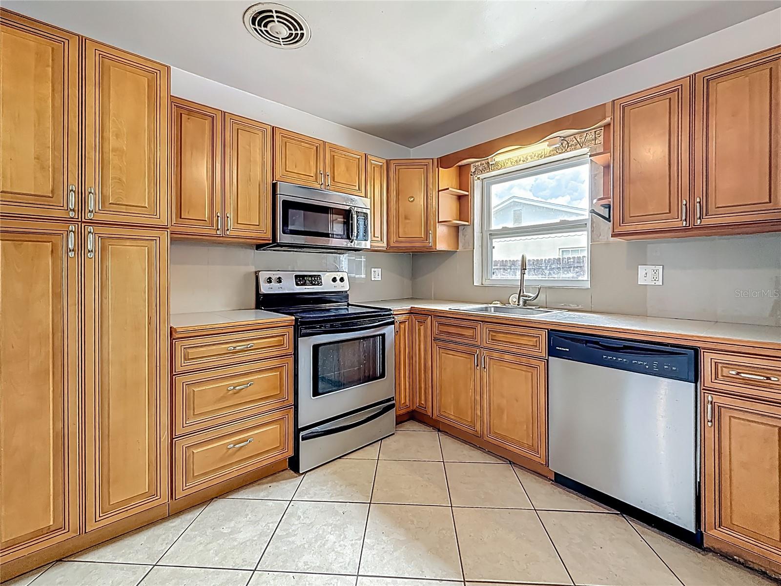 1700 63rd St N, Saint Petersburg, FL 33710