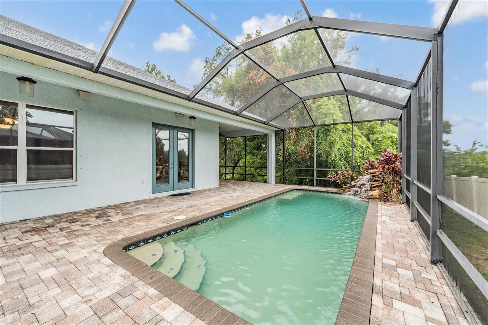 screened pool