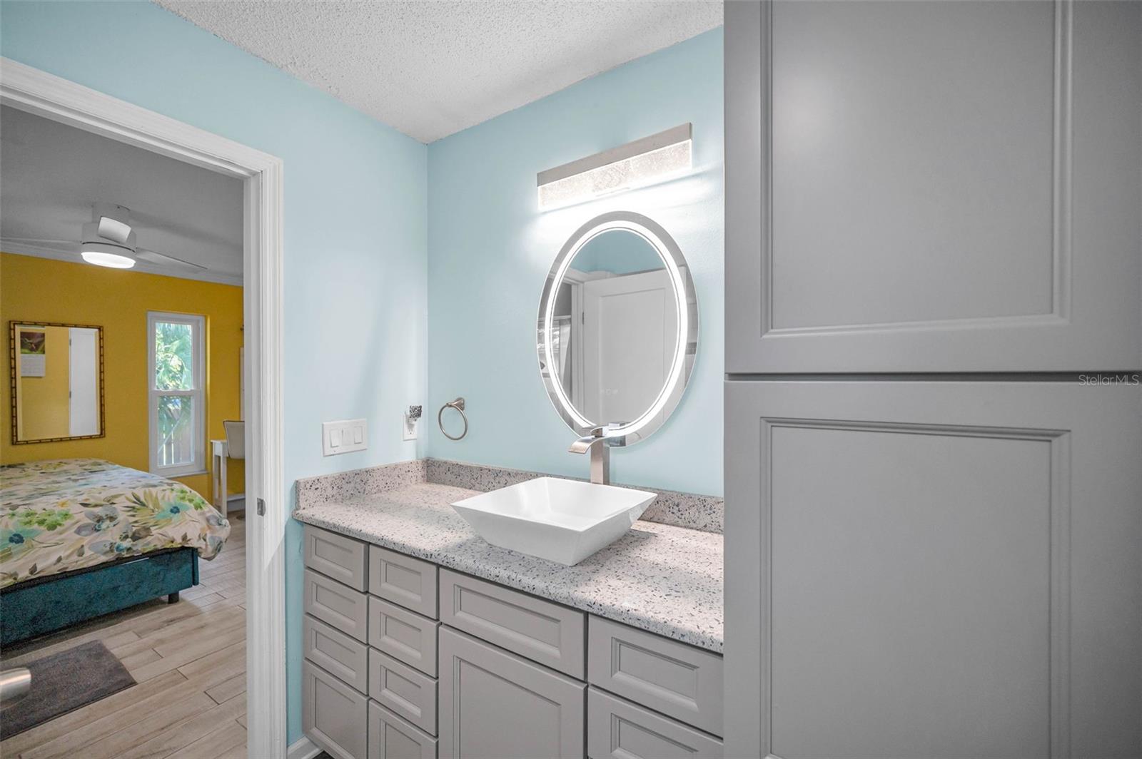 Ensuite primary bathroom