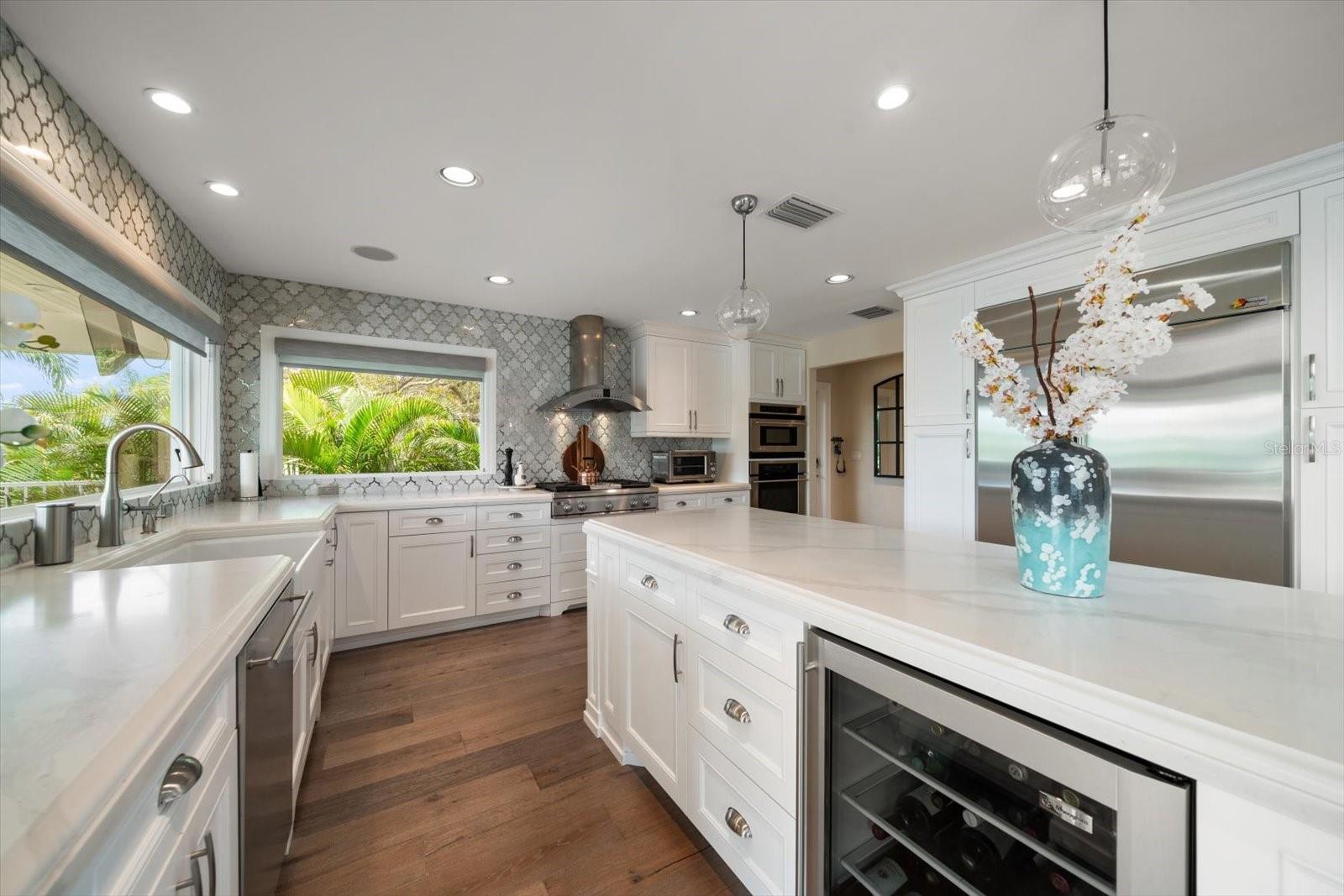 Gourmet Kitchen with 13' Island