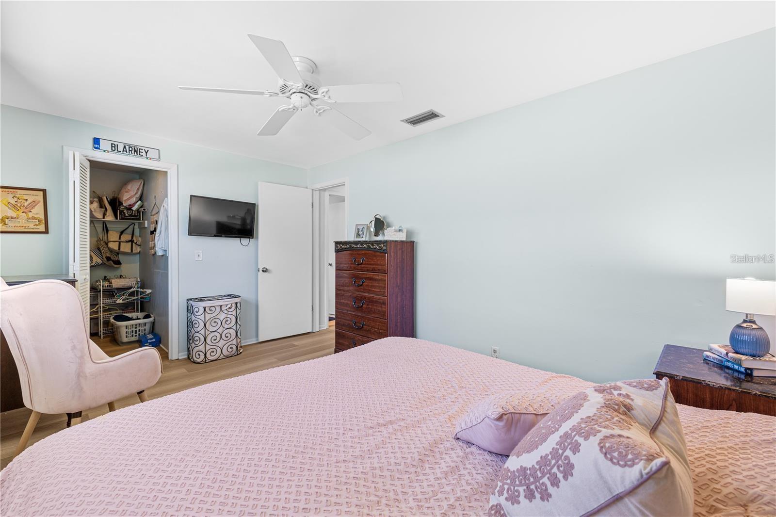2nd bedroom